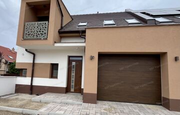 Eladó családi ház