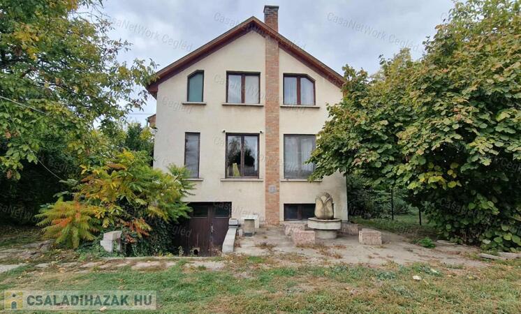 Törtelen családi ház eladó!                                 