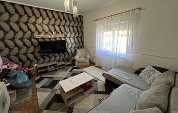 Eladó családi ház