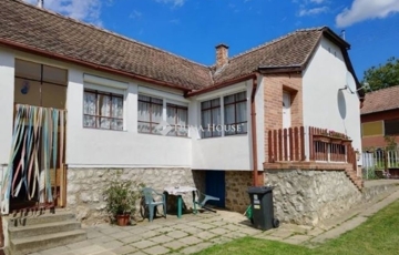 Eladó családi ház