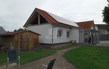 Eladó családi ház