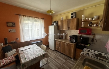 Eladó családi ház