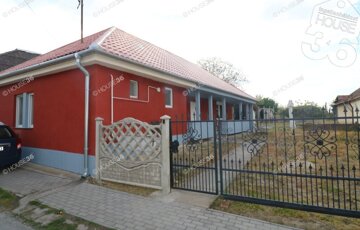 Eladó családi ház