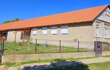 Eladó családi ház