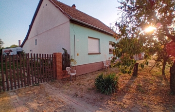 Eladó családi ház