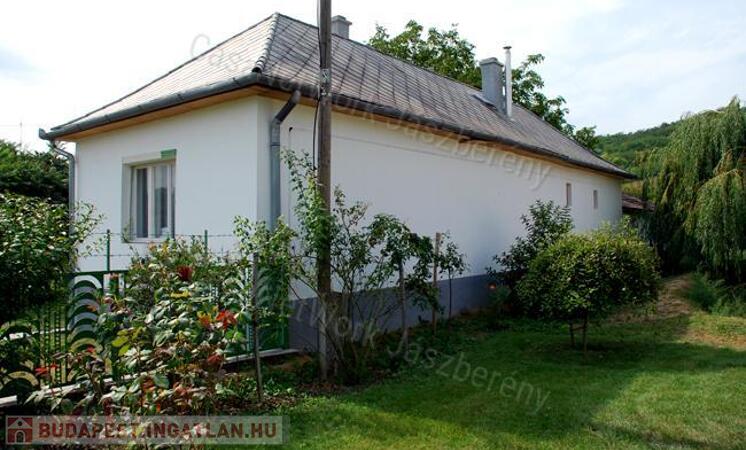 Szentdomonkoson eladó egy 76 nm-es, tégla építésű családi ház!                                 