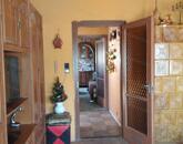 Törökszentmiklós központi részén eladó kertes családi ház!