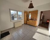 Művészi atmoszféra, vidéki idill – hangulatos otthon Vigántpetenden!