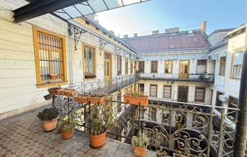 Eladó lakás