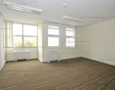 Kiadó iroda/üzlethelyiség Budaörs 2 475 Euro