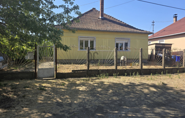 Eladó családi ház
