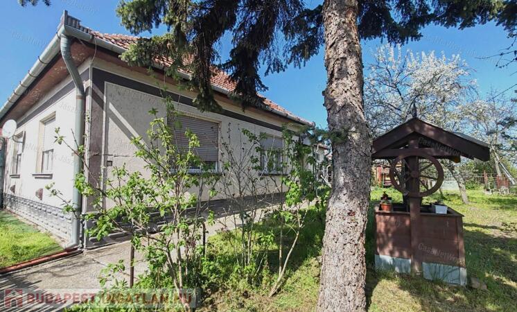 Jól frekventált, csendes környéken eladó családi ház                                 