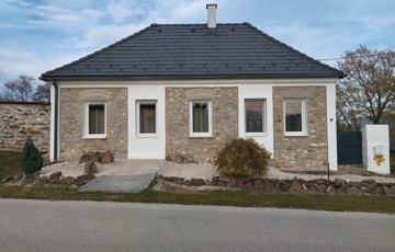 Eladó családi ház