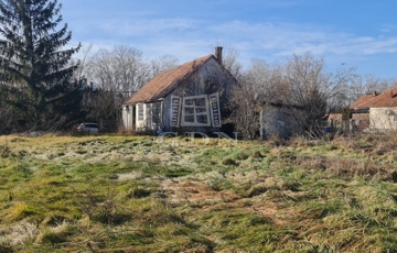 Eladó telek/földterület