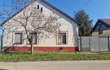 Eladó családi ház