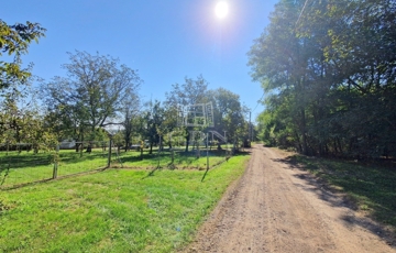 Eladó telek/földterület