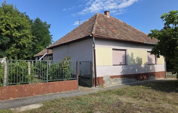 Eladó családi ház