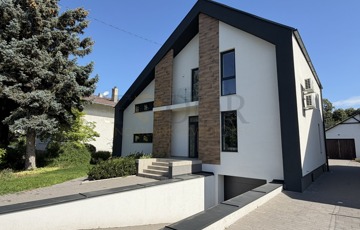 Eladó családi ház
