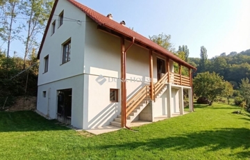 Eladó családi ház