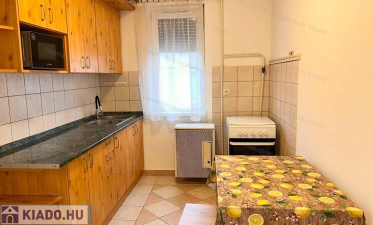 Erkélyes, két szobás lakás Kazinczyn                                 