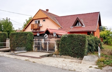 Eladó családi ház