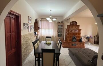 Eladó családi ház