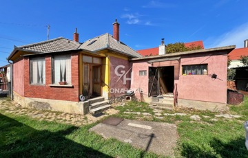 Eladó családi ház