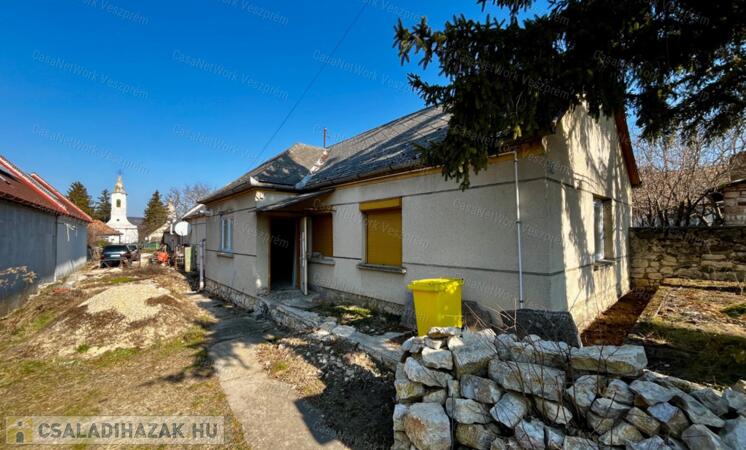 Eladó felújítás alatt lévő Családi ház Szentantalfán                                 