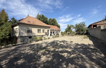 Eladó családi ház