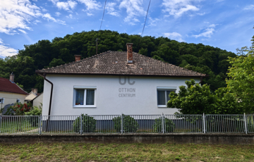 Eladó családi ház