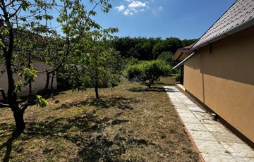 Eladó családi ház