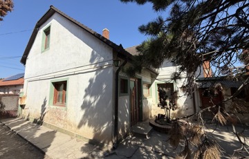 Eladó családi ház