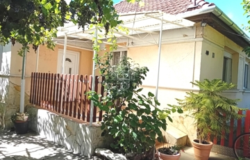 Eladó családi ház