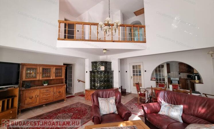 Balatonalmádiban belvárosi családi ház eladó!                                 