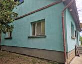 Jászkiséren 96 m²-es felújítandó téglaház 100 m² melléképülettel eladó