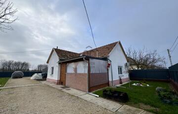 Eladó családi ház