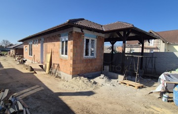 Eladó családi ház