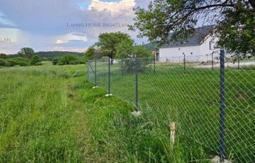 Eladó telek/földterület