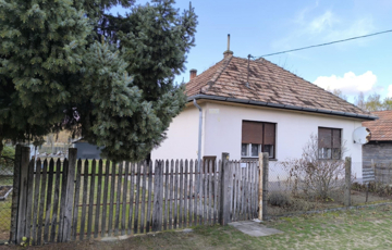 Eladó családi ház