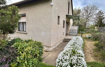 Eladó családi ház