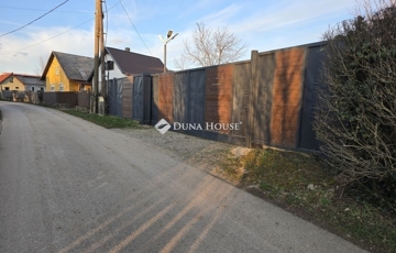 Eladó telek/földterület