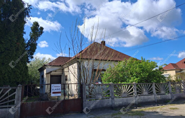 Eladó családi ház