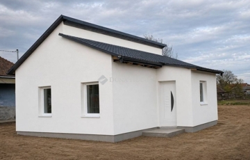 Eladó családi ház