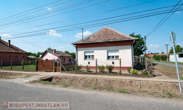 Eladó családi ház Tiszaföldváron!                                 