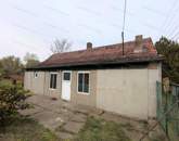 Eladó két szobás családi ház Jászkarajenőn