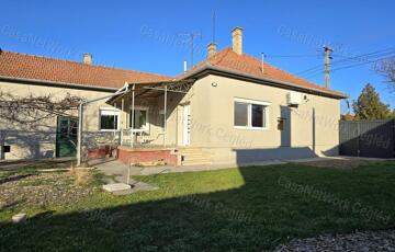 Eladó családi ház