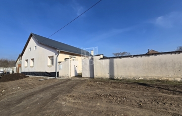 Eladó családi ház