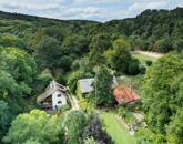 Ősfás birtok saját patakkal az erdő, a Nemzeti Park közepén