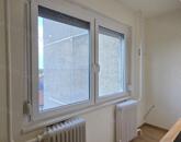 Felújított, erkélyes 2 szobás lakás eladó Cegléd központjában!