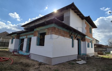 Eladó családi ház